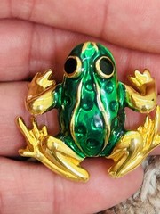 AAI Green Enamel Gold Tone Frog Brooch Pin Vintage Signed
