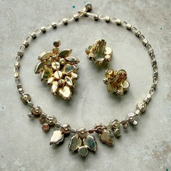 Vtg Signed Weiss Necklace Brooch Earrings Demi Set Molded Glass Leaf Yellow AB