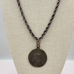 Vintage Y2K Rope Chain Silver-Tone Britannia Penny Medallion Pendant Necklace