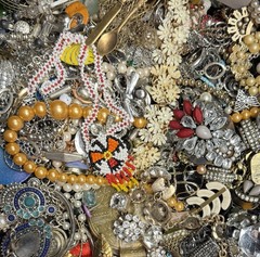 3 Pounds Unsorted Huge Lot VTG Jewelry Vintage Now Junk & Wear Resell Tangled In