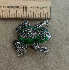Vintage Green Enamel Marcasite Frog Silver Tone Toad Pin
