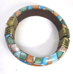 Vintage Horn Inlaid Bone Chunky Bangle Bracelet Hinged Brass pin Pastel Wood 60s