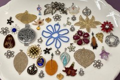 Lot Vtg & Modern Flower Leaf Pendants Findings Jewelry Craft Art Repurpose 10