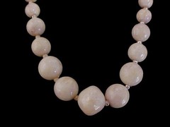 Retro Cream Beige Solid Lucite Beads Necklace 26″ Beautiful Vintage Creamy
