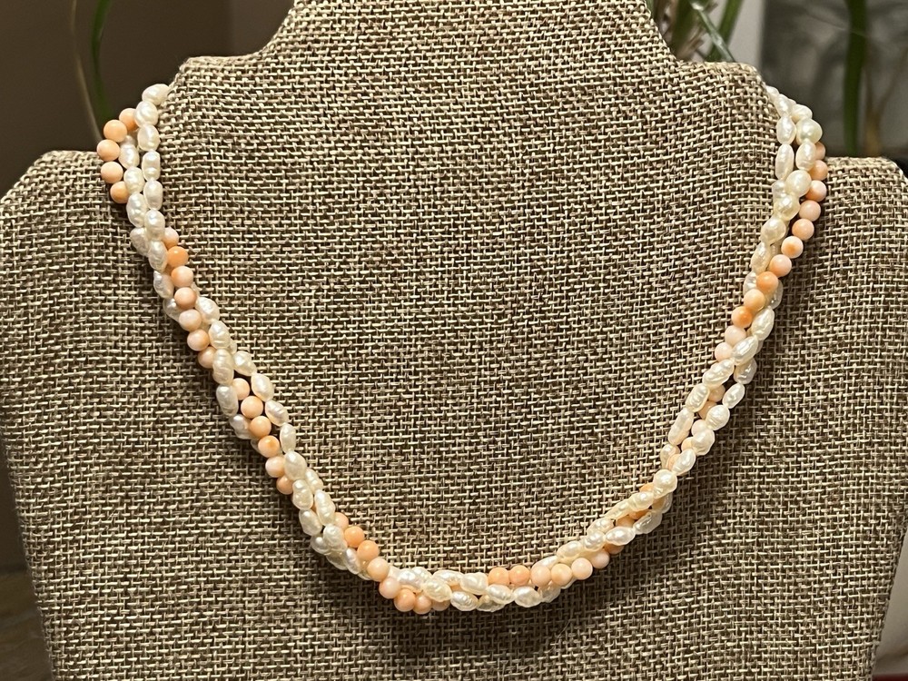 ESTATE TWISTED 3 GENUINE CORAL ORANGE AND PEARL NECKLACE SILVER TONE 16”