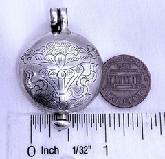 Vintage Sterling Silver 925 Hand Engraved Lotus Flower Round Locket Pendant 29mm
