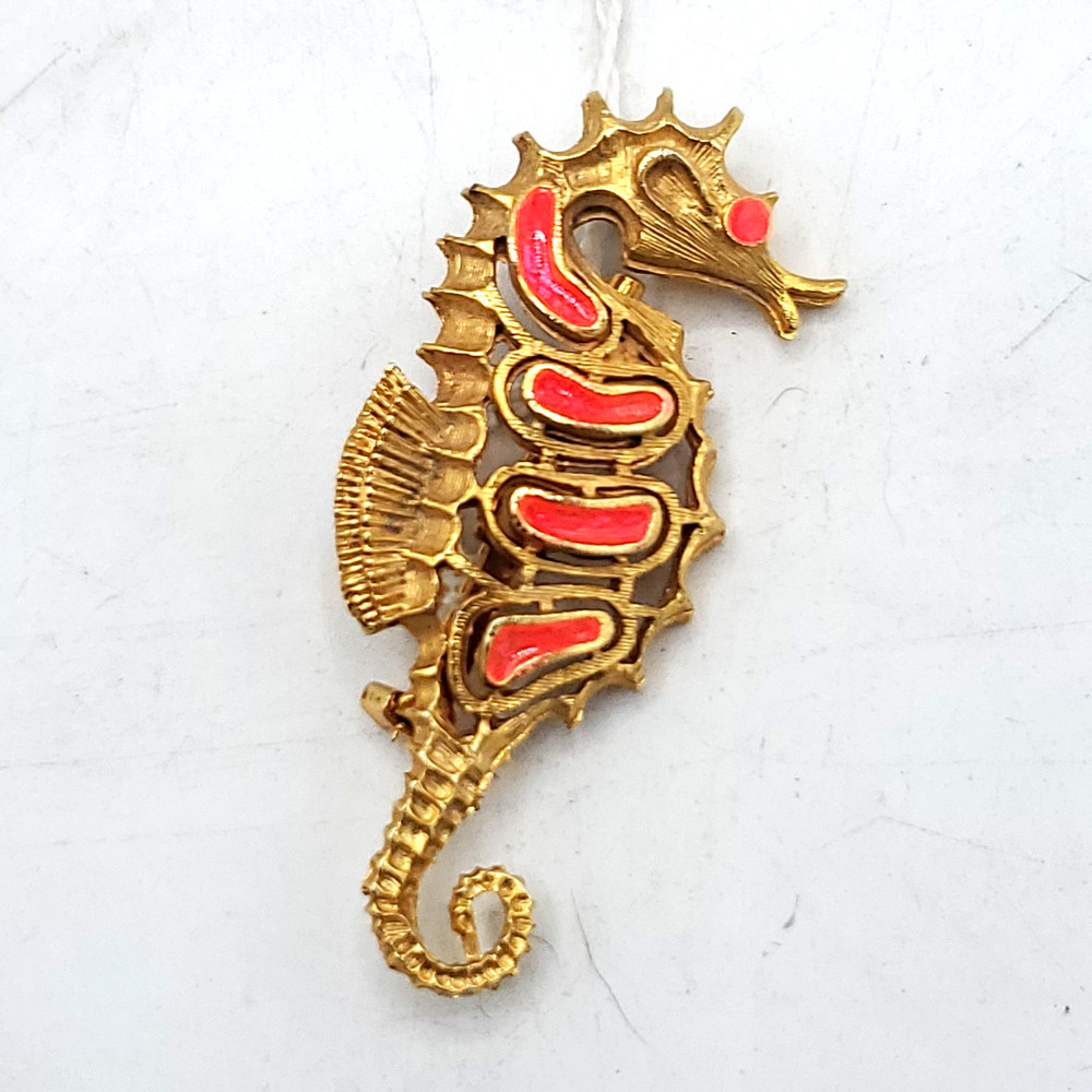 Vintage Seahorse Brooch Pin Jewelry Coral Enamel Eye Gold Tone Sea Life Ocean