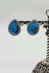 Crystal Rhinestone Earring Aqua Blue Silver Tone Clip on Couture faceted .75 in