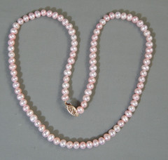 Estate Signed JCM 10k Gold Pale Pink Cultured Pearl Bead Necklace 18″
