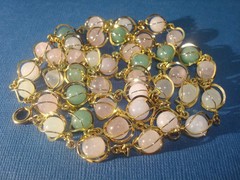 VINTAGE SEMI PRECIOUS GEMSTONE NECKLACE WIRE WRAP/CAGED PASTEL PINK,GREEN, 33″L