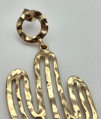 Vintage Gold Tone Cactus Dangle Earrings Hammered Southwest Boho 2.5 In