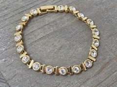 Clear Crystal Bezel Tennis Bracelet Gold Tone 7 Inches Vintage Unsigned Sparkly!