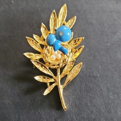 VTG Trifari Blue Bird Trembler Brooch Pin Goldtone Faux Pearl Eggs Nest Branch