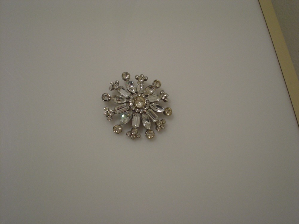 Big vintage rhinestone pin brooch 2.25″ diameter