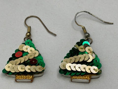Lot Of 10 Christmas Jewelry Items Avon Earrings Unbranded Pendant Brooch Pins