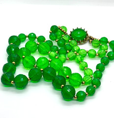 Vintage 1960s Green Lucite Faceted Bead Necklace Chunky Mod MCM