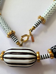VINTAGE STUNNING MILK BLACK GLASS SIGNED MONET NECKLACE
