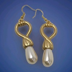Faux Pearl Teardrop Matte Gold Tone Pierced Earrings Dangle Drop Vintage 2.5 In