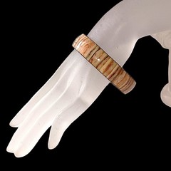Vintage Tiger Shell Cowrie Bangle Bracelet Brass Shades Of Peach Patina Beachy