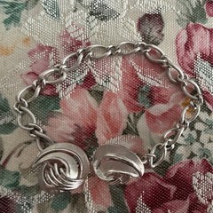 Vintage Crown Trifari Signed Silver Tone Link Chain Bracelet 6.5 in Fold