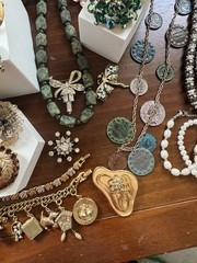 Vtg To Now Rhinestone Costume Jewelry Lot Hollycraft Mosaic Goldette 100+ Pcs