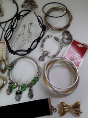 Vintage Women’s Jewelry Lot 31 Pieces Necklace Bracelet More AS PICTURED
