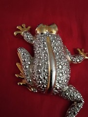 Vintage Large Gold Toned Green Eyed Frog Toad Brooch Pin 4-1/2″ Amphibia Jewelry