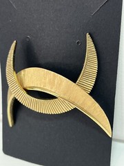 Vtg interlocking Double Crescent Moons Brooch CROWN TRIFARI Brushed Gold Tone