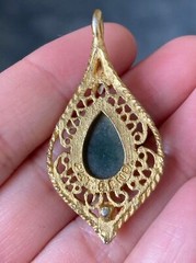 Vintage gold tone nephrite jade genuine diamond pendant