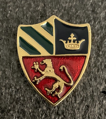Vtg Shield Earrings Lion Crown Enamel Brushed Gold 1980s Pierced Heraldic Crest