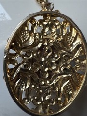 Vintage Lace Gold Stone Pendant Art Nouveau Textured Oval Chain Large Cameo