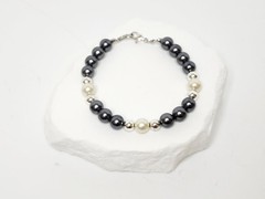 Vintage Gray And White Faux Pearl Bracelet – Freshwater Look – READ