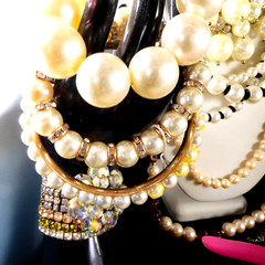 Huge Vintage Faux Pearl Jewelry Lot 4 lbs 30 Necklaces Bracelets 40 Piece Lot