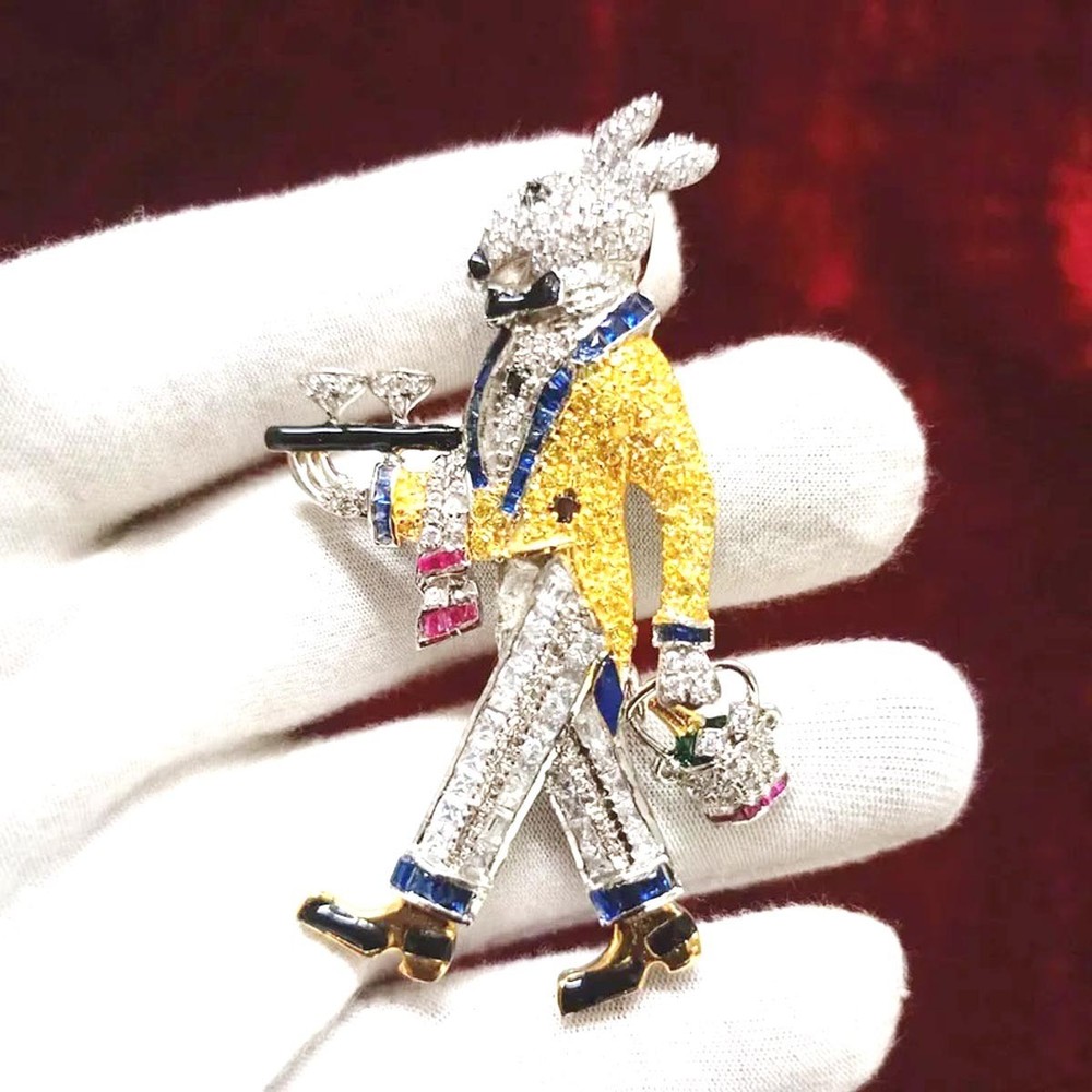 Cubic Zircon 925 Silver Sapphire Golden Topaz Brooch Waiter Rabbit Unisex Pin