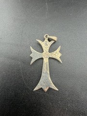 925 Sterling Silver Gothic Maltese Cross Pendant Gold Tone Green Inset Necklace