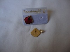 VINTAGE 1970s SAMUEL HUANG DESIGNER CLOISONNE RETRO MOD BLACK & RED STUD EARRING
