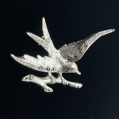 Vintage Silver‑Tone Textured Bird Brooch – Rhinestone Accents- No Markings
