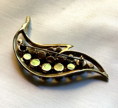 Mid Century Large Prong Set Dark Brown Faceted Crystal Brooch Pin Goldtone P87