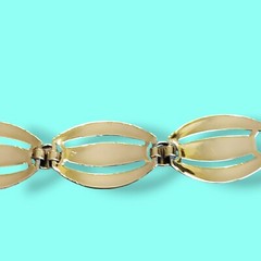 7in Signed Lisner Vintage Retro Oval Panel Link Bracelet Gold Tone