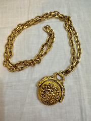 Vintage Goldette Gold Tone Large Swivel Locket Pendant Necklace Heavy Book Chain