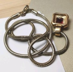 Vintage ROMAN 17″ Gold Tone Red Square Gem Snake Chain Pendant Necklace!