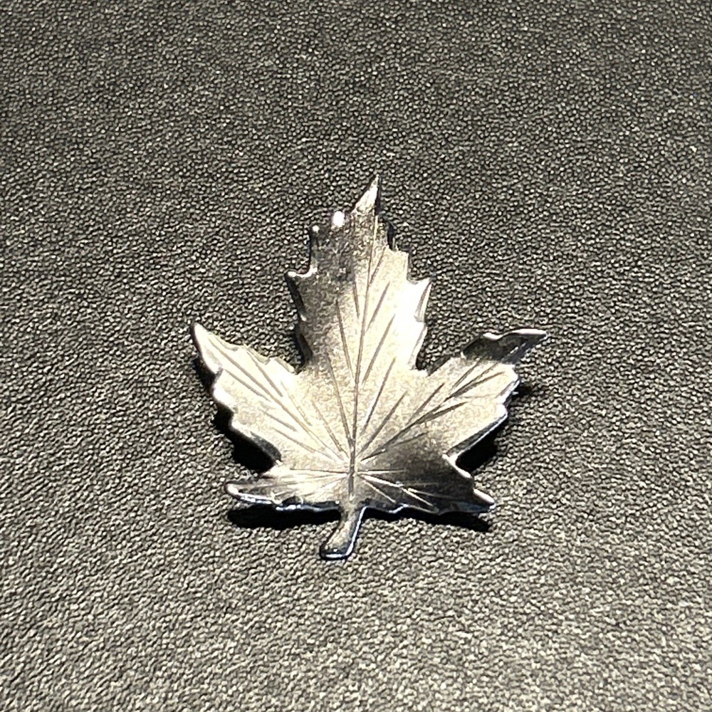 sterling silver maple leaf brooch-1.25×1.5 in