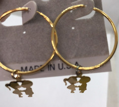 Kissing Kids Vintage Dangle Hoop Pierced Earrings 70s love retro USA
