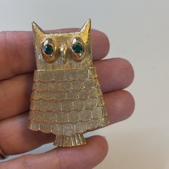 Vintage 1960’s Avon Green Eyed Perfume Owl Brooch Pin Gold Tone