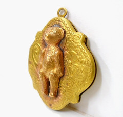 RARE EDWARDIAN GOLD FILLED LOCKET with TEDDY BEAR CAMEO ONE OF A KIND
