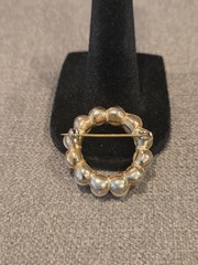 Vintage Unbranded Circle Goldtone with Faux Pearls Brooch Pin