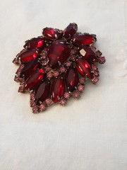 Vintage Red and Pink Rhinestone Brooch with Faceted Prongs Gold Tone
