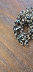 Vintage Juliana DeLizza Elster Wreath Brooch Smoky Gray Clear Rhinestone Pin DE