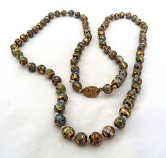 32″ LONG VINTAGE CHINESE GOLD BLUE GREEN RED CLOISONNE ENAMEL HAND KNOT NECKLACE