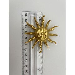 Sun Smile Face Brooch Gold Tone One Size Fits All 3″